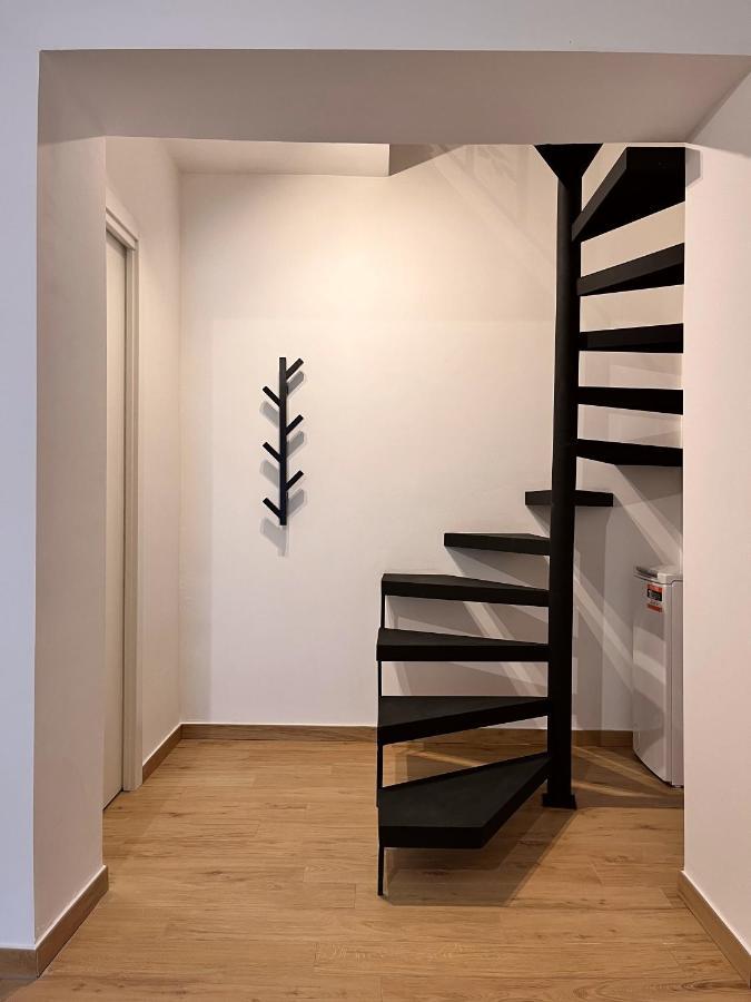 100 Sqm Terrace, Close To The Old Town & Shopping Area & Harbour Appartement Bari