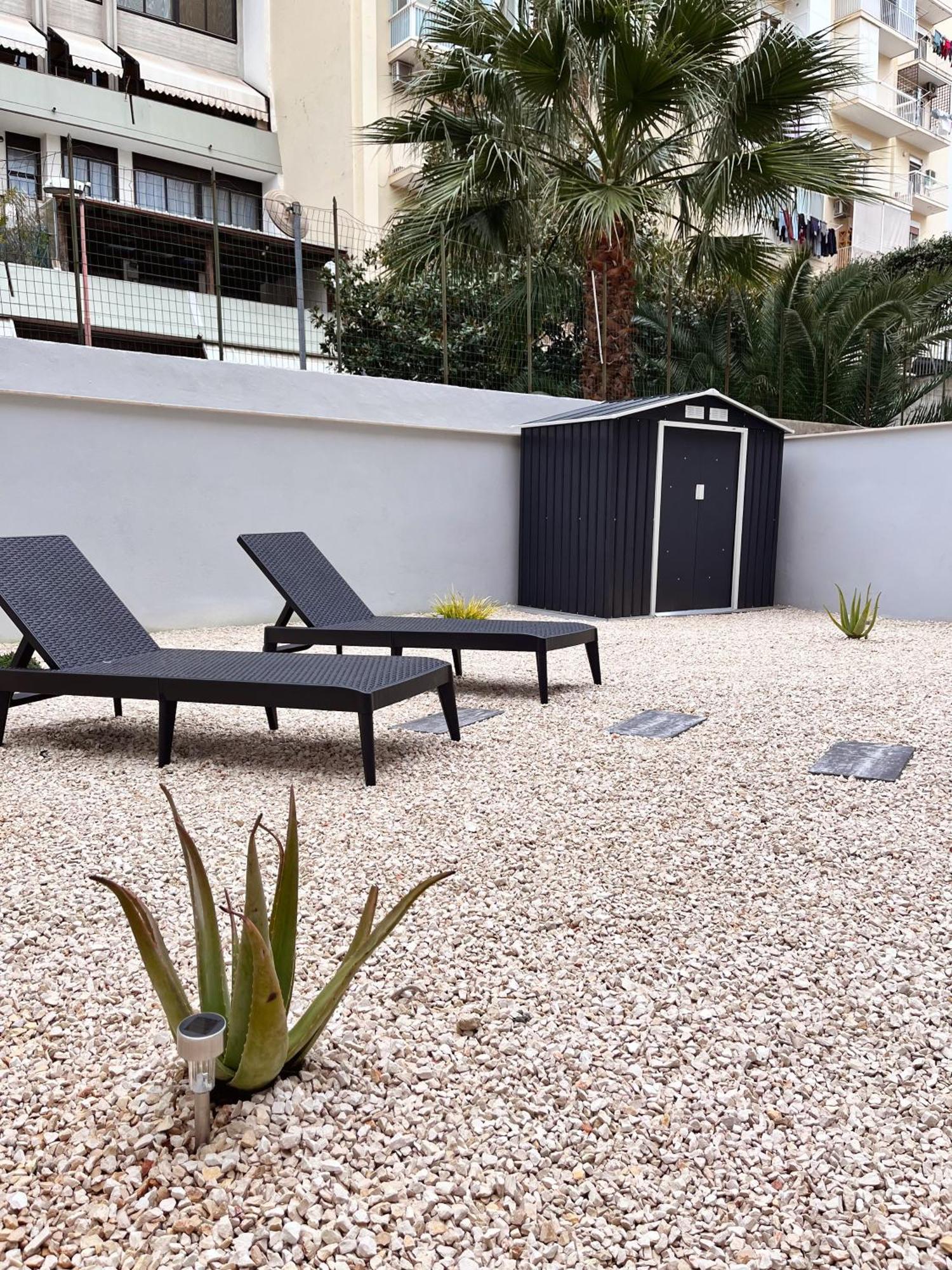 100 Sqm Terrace, Close To The Old Town & Shopping Area & Harbour Appartement Bari
