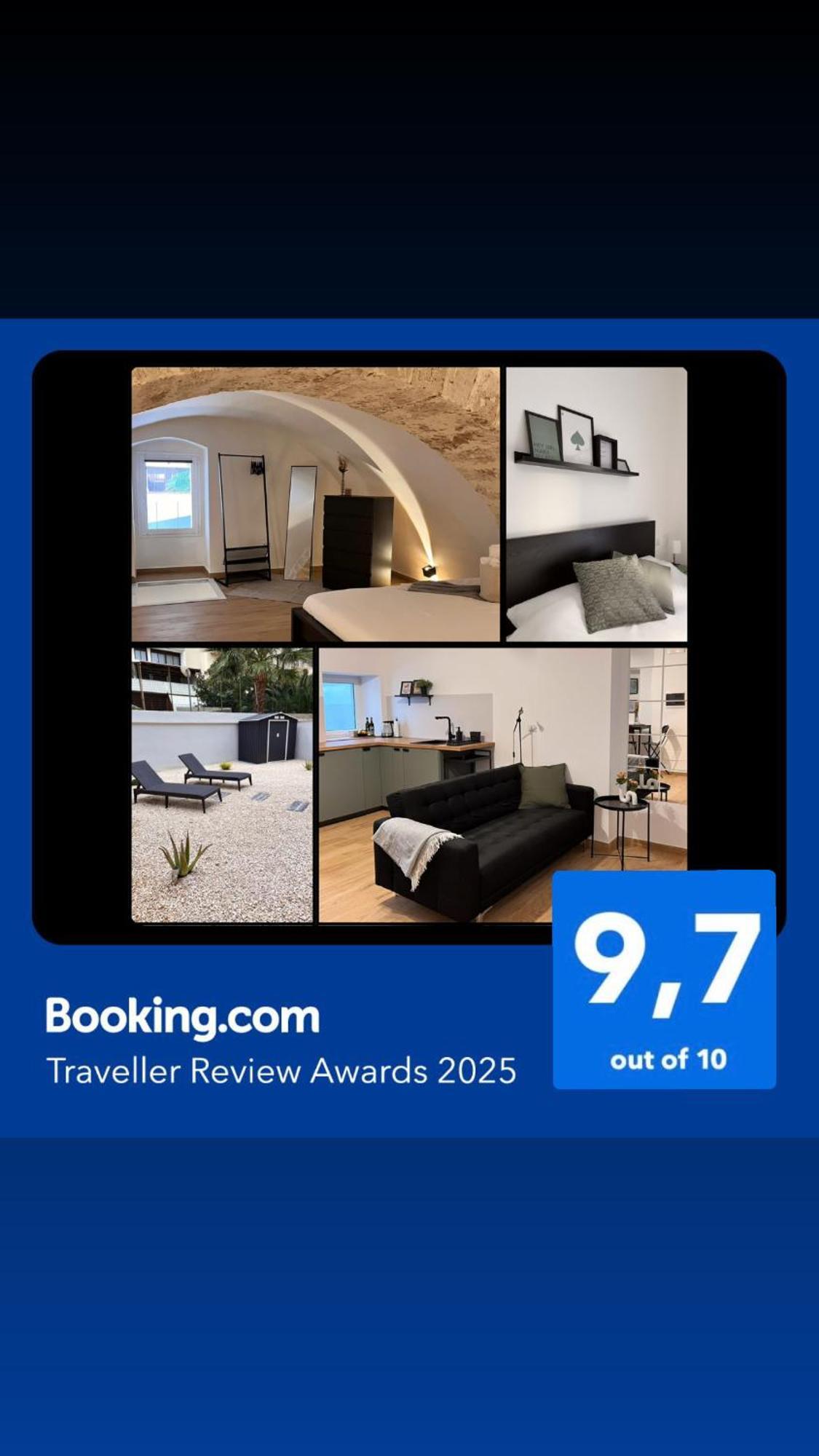 100 Sqm Terrace, Close To The Old Town & Shopping Area & Harbour Appartement Bari